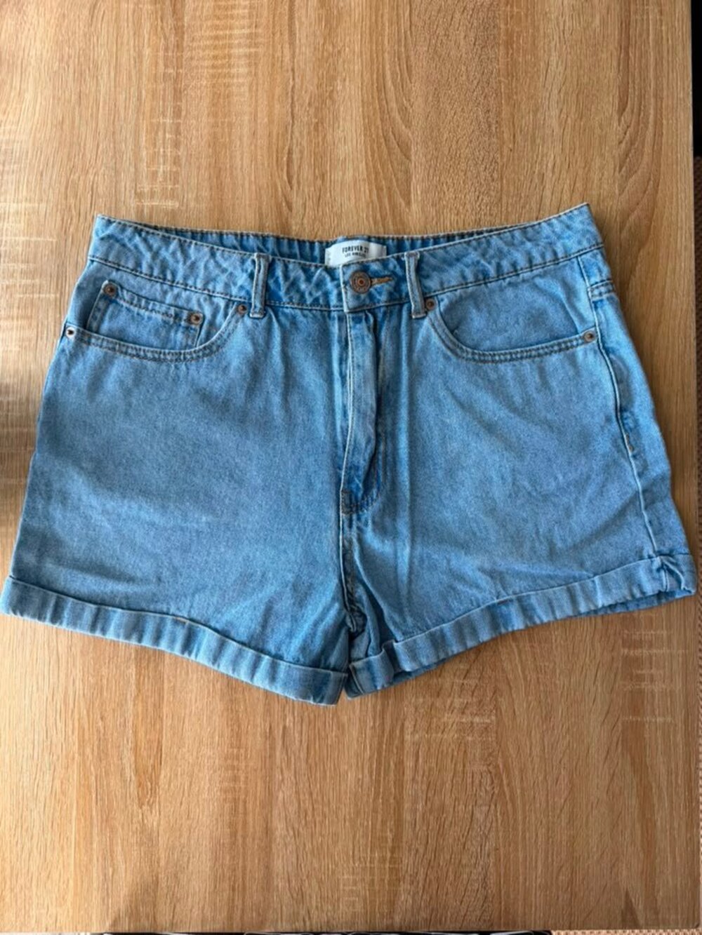 Forever 21 Light Wash Denim Shorts 100% Cotton Cuffed Hem Size 30 - Picture 2 of 10